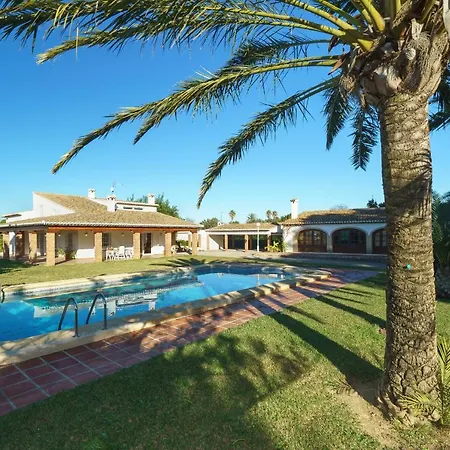 El Patio Villa